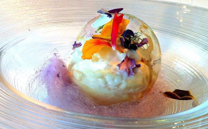 "Не накормить, а удивить" - лозунг моллекулярной кухни