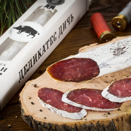 Колбаса из мяса Кабана в имитации плесени 