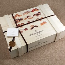 Набор турронов в деревянной коробке