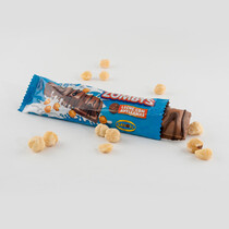 Батончик Zombys c молочной кремовой начинкой и лесным орехом