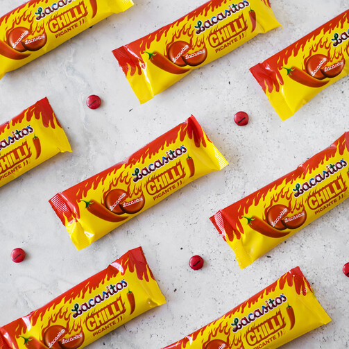 Драже из молочного шоколада в цветной сахарной глазури со вкусом Чили 60 гр  (арт. LAC053700)