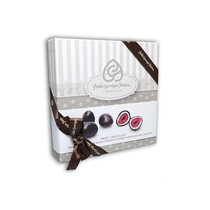 Сушеная малина в белом и темном шоколаде