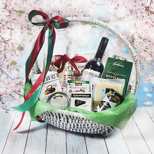 Подарочная корзина деликатесов "Вкусный праздник" 