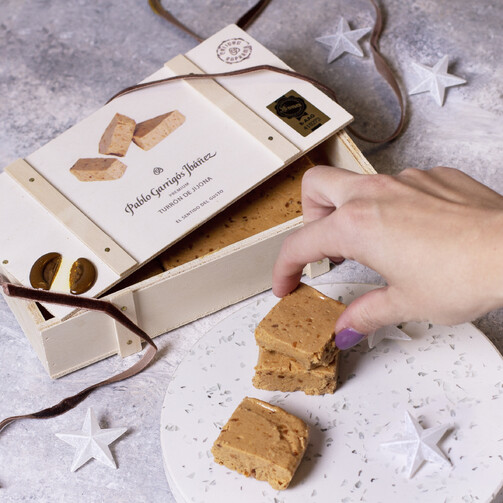 Туррон из Хихоны Премиум в деревянной коробке  (арт. PRTU01)