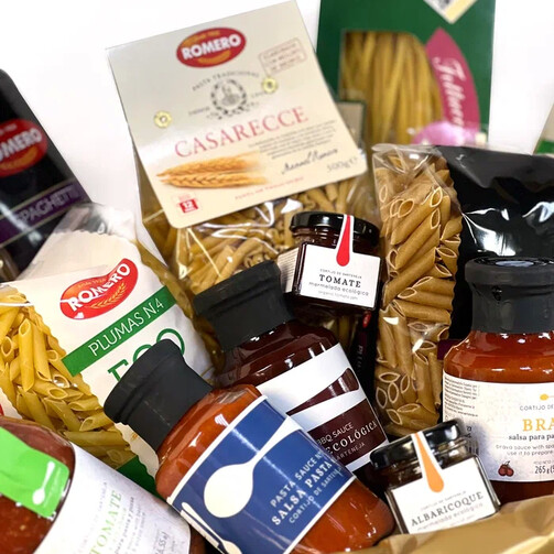 Подарочные корзины деликатесов премиум "Совершенство"  (арт. RKK-018)