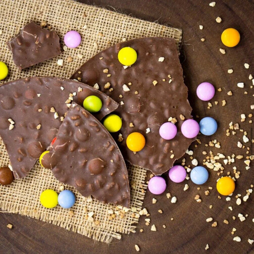 Шоколад с цветным драже из молочного шоколада 150г  (арт. PIC0899)