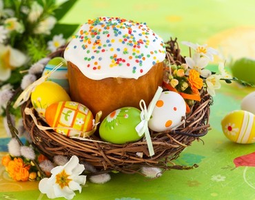 Поздравляем Вас со светлым праздником Пасхи!