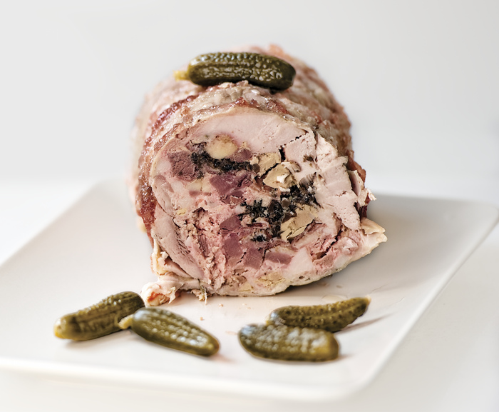 Курочка, фаршированная фуа-гра и трюфелями